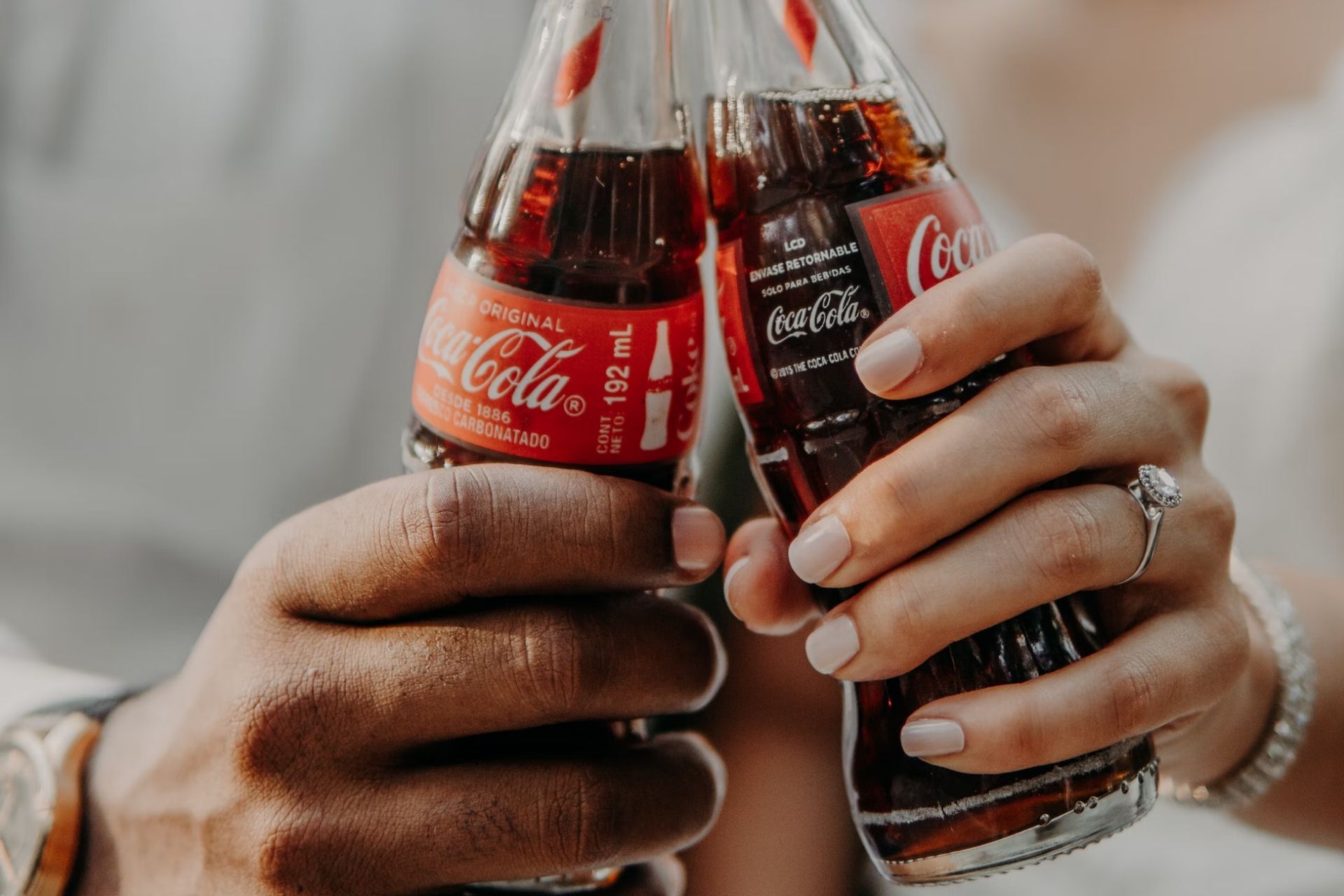 Coca-Cola passe au verre consigné pour toutes ses marques dans le CHR